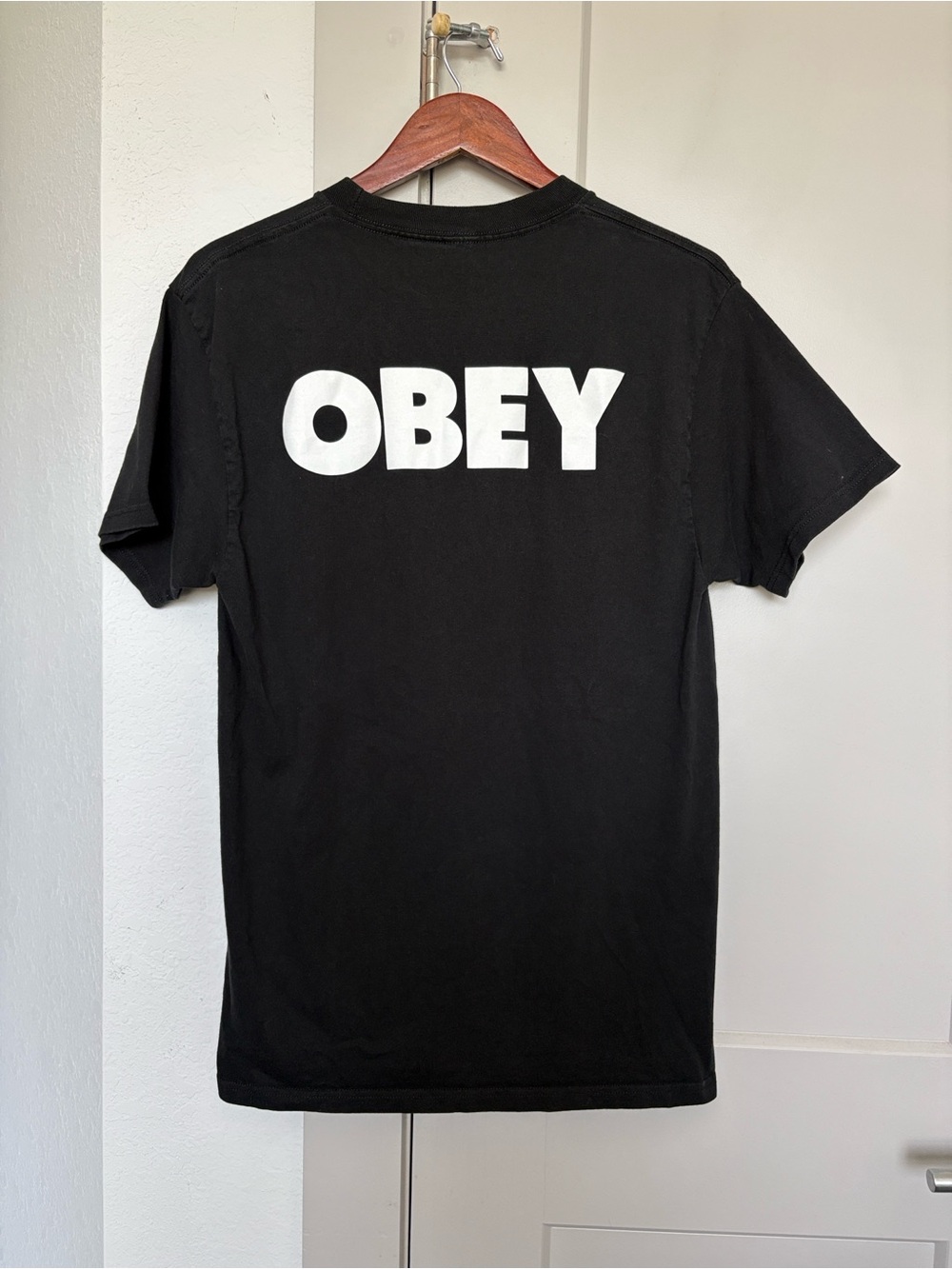 OBEY BOLD GRAPHIC BLACK SHORT SLEEVE TSHIRT MENS MEDIUM